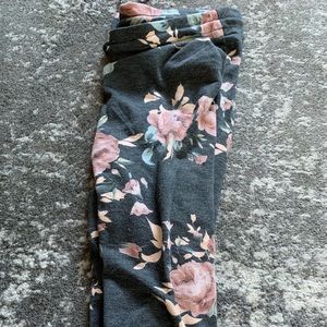 Mindy Maes Market floral joggers